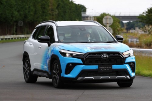 Toyota maakt prototype Corolla Cross H2